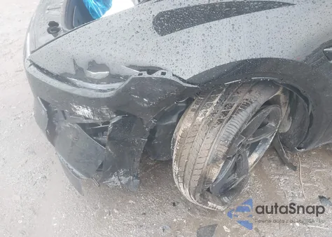 2026 Tesla Model Y Long Range Dual Motor All-Wheel Drive/Long Range Launch Series z USA, uszkodzony, nr VIN 7SAYGDEE7TF427727